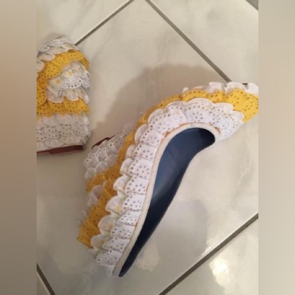 Shoes - Picture 6 of 7